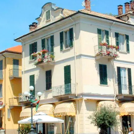 In The Heart Of Within Walking Distance Of The Lake
