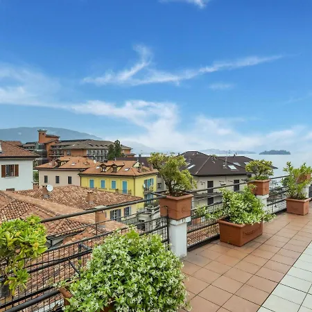 In The Heart Of Within Walking Distance Of The Lake Feriehus Baveno