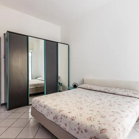 In The Heart Of Within Walking Distance Of The Lake